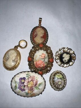 Lot Vintage Cameos Germany Dauplaise